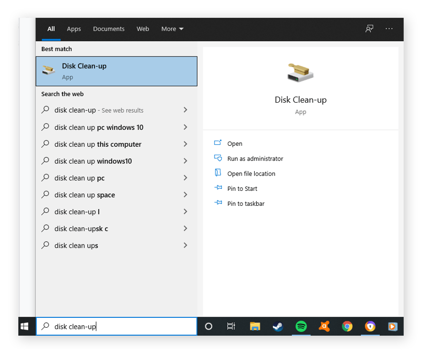 Recherche de l’utilitaire Nettoyage de disque de Windows via la zone de recherche de la barre des tâches pour supprimer les fichiers temporaires et les données en cache.